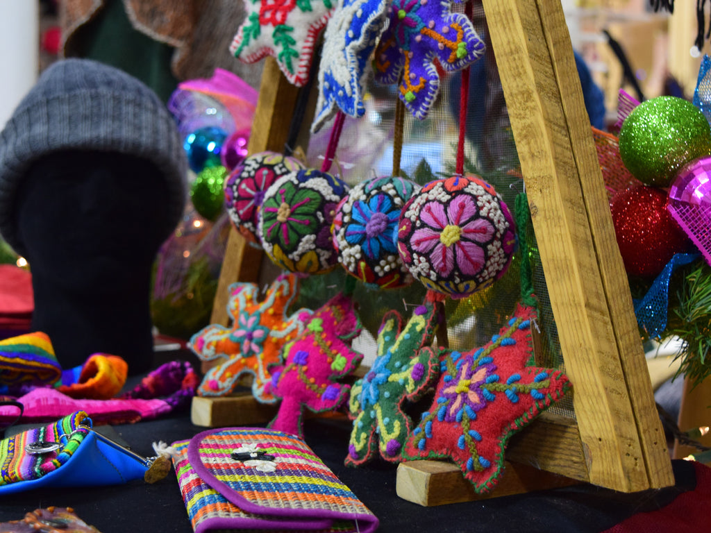 Five Ways to Save on Christmas Gifts